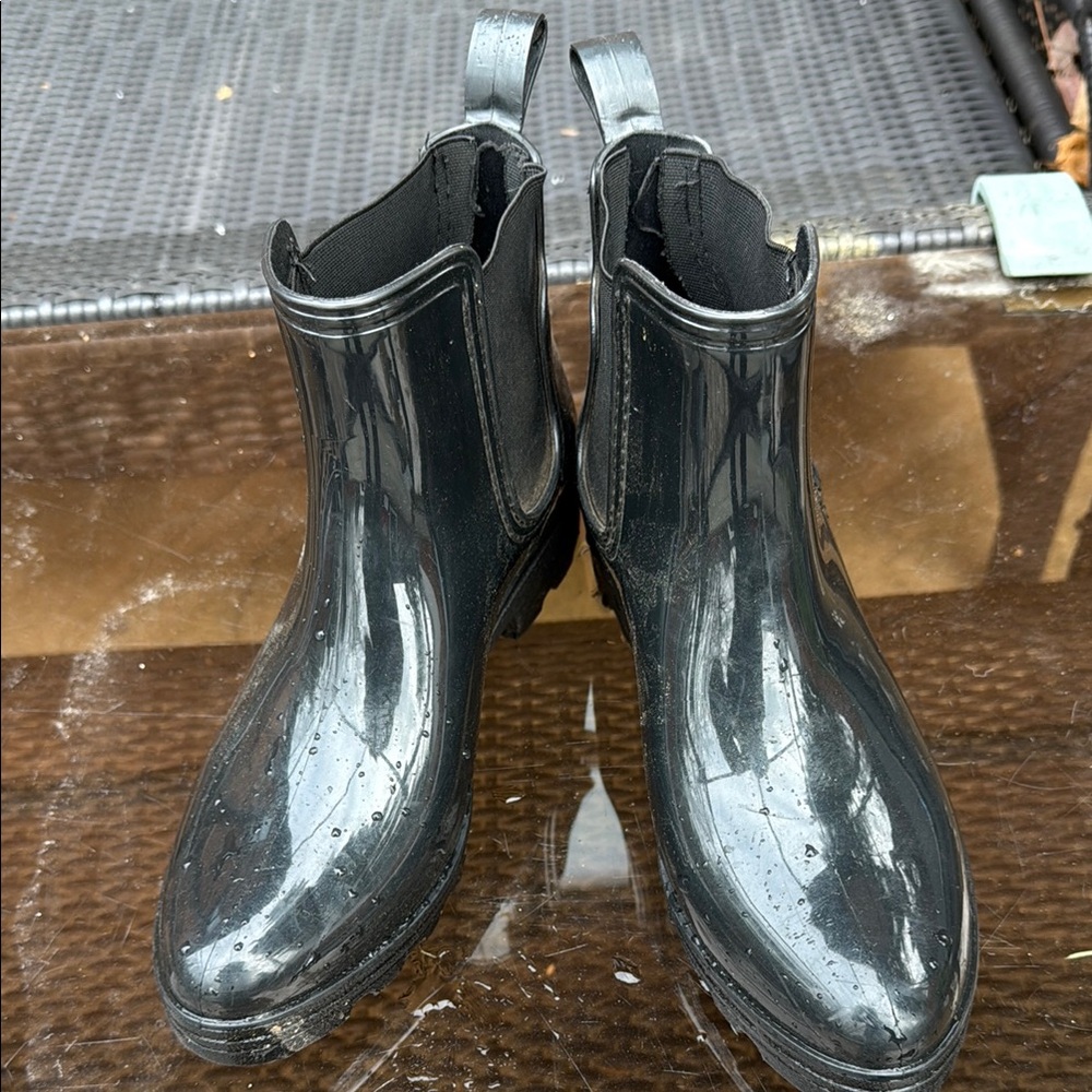 Capelli of New York Black Ankle Boots